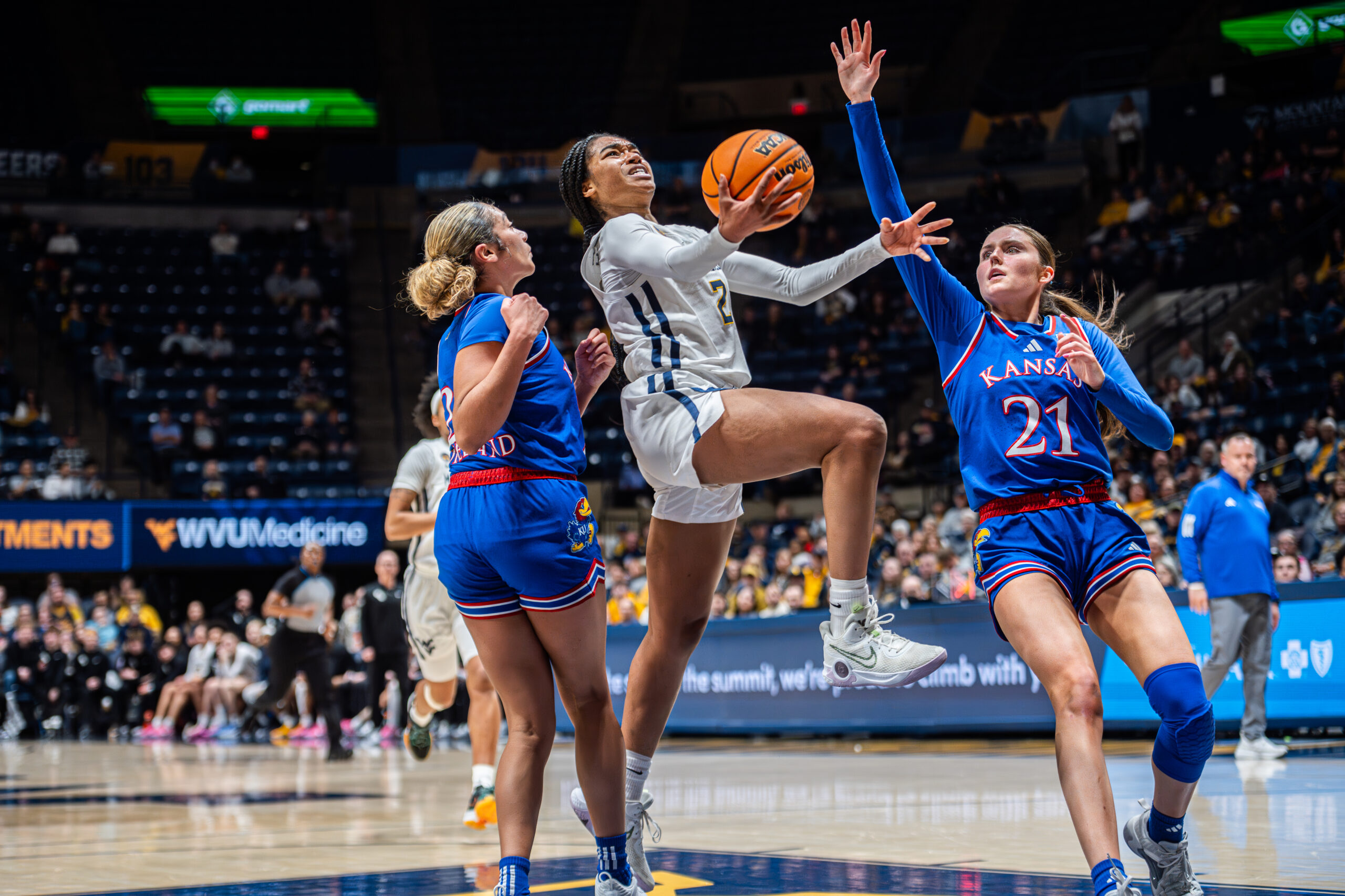 Sydney Shaw, defense lead No. 18 WVU to a blowout win against Kansas